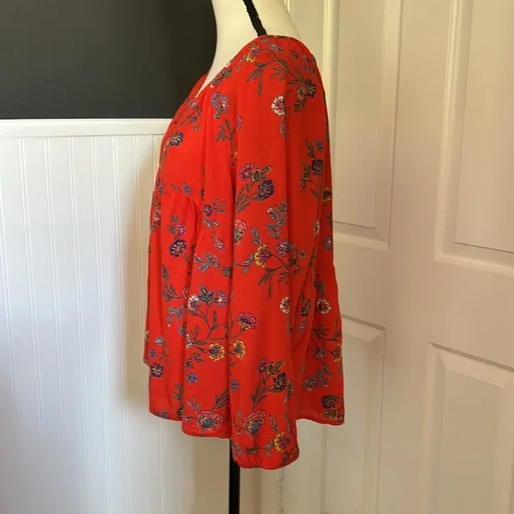 Old Navy Peasant Top - Picture 2 of 7